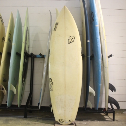 MAD Used surf board 6'1