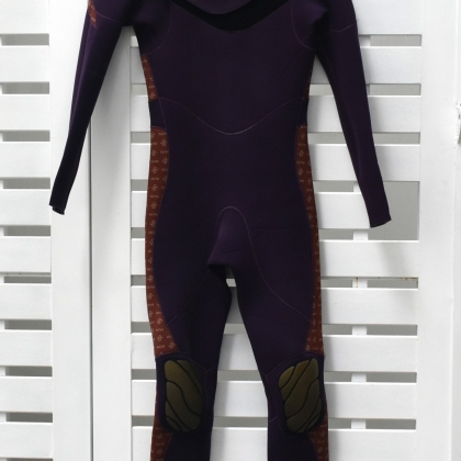 RASH WET SUITS SIZE M